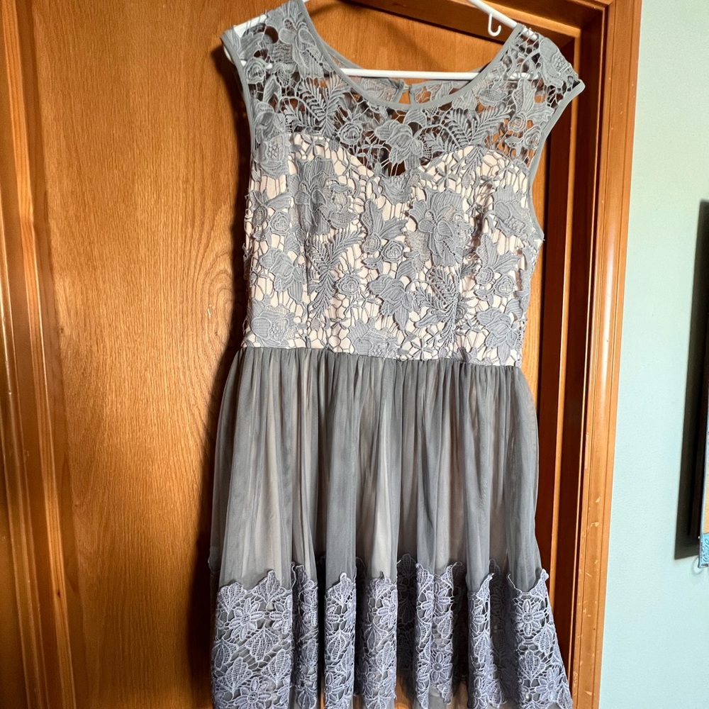 Size L women’s dress